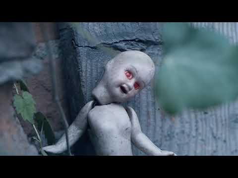 Ophelia Queen — White Lady, film con bambole Blythe